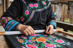 最具文化价值的服饰－苗绣文化